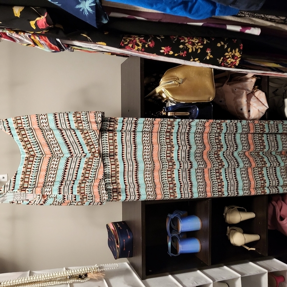 Bosycon gown - Picture 3 of 3